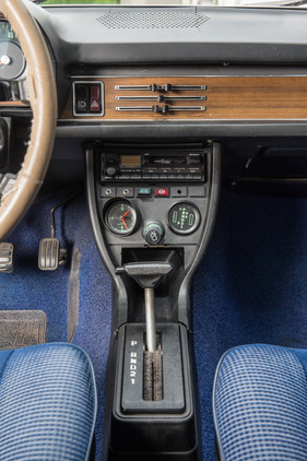 Audi 100 S Coupé (1976) - auch die Mittelkonsole wurde extra für das Coupé entwickelt