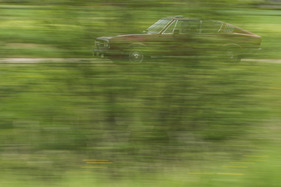 Audi 100 S Coupé (1976) - dank geringerem Radstand kürzer als die Limousine