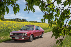 Audi 100 S Coupé (1976) - die Front entspricht bis zur Scheibe der Limousine