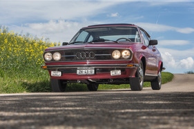 Audi 100 S Coupé (1976) - die flache Erscheinung verhiess gutes Überholprestige zusammen mit dem Vieraugengesicht Audi 100 S Coupé (1976) - die flache Erscheinung verhiess gutes Überholprestige zusammen mit dem Vieraugengesicht