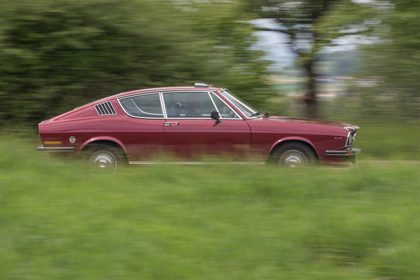Audi 100 S Coupé (1976) - fliessende Fastbacklinie verleiht dem Coupé viel Eleganz