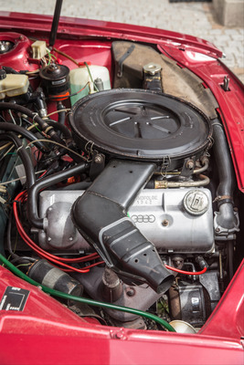 Audi 100 S Coupé (1976) - längs eingebauter Reihenvierzylinder