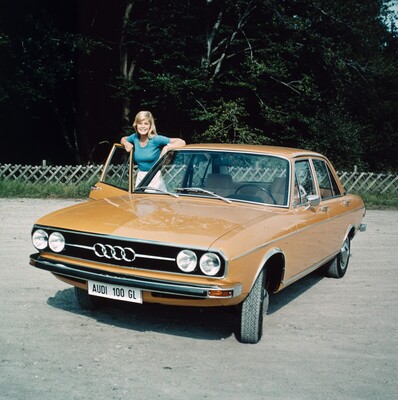 Image: First-generation Audi 100 at the C-series exhibition in the Audi Forum Neckarsulm