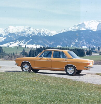 Image: First-generation Audi 100 at the C-series exhibition in the Audi Forum Neckarsulm