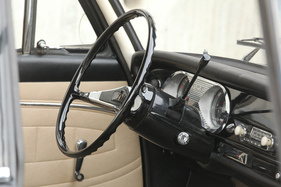 Audi (1965) - geschaltet wird am Lenkrad