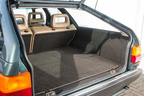Audi 200 Avant Quattro (1986) – Geräumiger Laderaum trotz starker Dachschräge