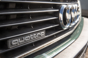 Audi 200 Avant Quattro (1986) – auch im Kühlergrill darf ein Hinweis auf den Allradantrieb nicht fehlen
