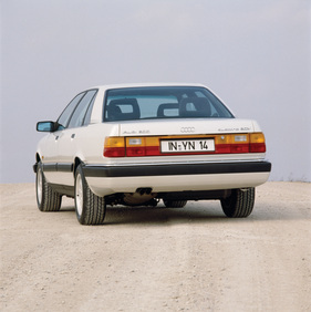Audi 200 quattro 20V (1989) - nach der Modellpflege mit rundem Radausschnitt hinten