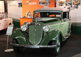 Audi 225 Cabriolet (1938) - mit Frontmotor, gezeigt auf dem Stand des August Horch Museums Zwickau - Classic Expo Salzburg 2019