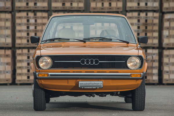 Audi 50 GLS (1977) - 1,56 Meter breit