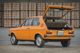 Audi 50 GLS (1977) - 257 Liter fasst der Gepäckraum bei hochgeklappter Rückbank