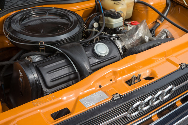 Audi 50 GLS (1977) - mit dem querliegenden Vierzylinder sparte man Platz für die Passagiere