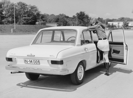 Audi 60 L Export (1971) – Mit 1,5-Liter-Motor