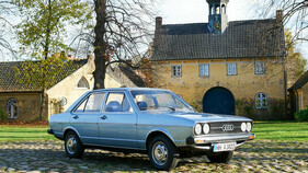 Audi 80 (1975) - in hellblau
