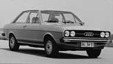 Audi 80 (1976) - vor dem Facelift, schnellere Modelle mit vier Scheinwerfern