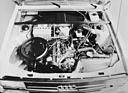 Audi 80 (1977) - mit läng eingebautem Vierzylindermotor, hier die eingespritzte Variante