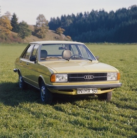 Audi 80 (1977) - nach dem Facelift in Gelb