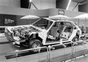 Audi 80 (1979) - das instruktive Schnittmodell stösst auf viel Interesse - Genfer Automobilsalon 1979