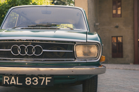 Audi 80 F103 Variant (1968) - Der zusammenfassende Chromrahmen war stilbildend für die Audi der ersten Generation