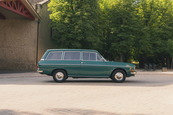 Audi 80 F103 Variant (1968) - Kombinationskraftwagen