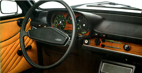 Audi 80 GL (1974) - Interieur mit Holz