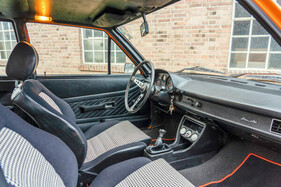 Audi 80 GTE (1975) – die Sitzbezüge setzten sich farblich vom Rest ab.