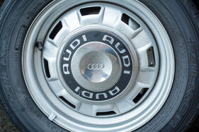 Audi 80 GTE (1975) – unmissverständliche Hersteller-Kennzeichnung auf der Felge