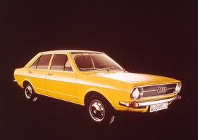 Audi 80 LS (1972) – Zeitgenössische Werbeaufnahme