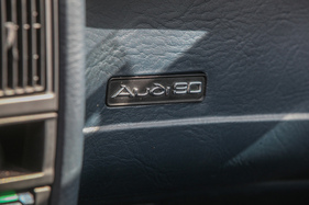 Audi 90 2.3E quattro (1988) - sogar im Innern wird erklärt, dass man im teureren Audi 80 sitzt (1988)