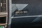 Audi 90 2.3E quattro (1988) - sogar im Innern wird erklärt, dass man im teureren Audi 80 sitzt