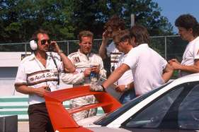 Audi 90 quattro IMSA GTO (1989) - Haywood in den Boxen am siebten IMSA-GTO-Meisterschaftslauf in Elkart Lake (1989)