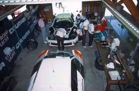 Audi 90 quattro IMSA GTO - Stuck in den Boxen am fünften IMSA-GTO-Meisterschaftslauf auf dem Mid-Ohio-Course bei Lexington (1989)
