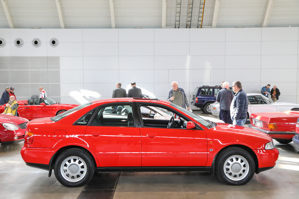 Audi A4 2.6 V6 quattro (1995) - scheckheftgepflegt, angeboten für EUR 8900 - Retro Classics Stuttgart 2023