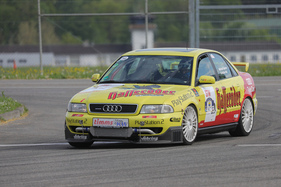 Audi A4 Hasseröder (1999) - Vintage Demo Racing hinter den Hallen - Klassikwelt Bodensee 2023