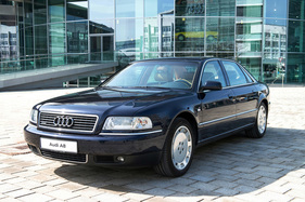 Audi A8 (1995) - die Serienlimousine