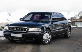 Audi A8 W12 6.0L de Johnny Hallyday (2001) - als Lot 188 an der Artcurial-Versteigerung anlässlich der Rétromobile Paris am 18./19. März 2022