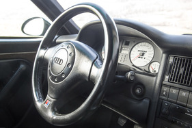 Audi Avant RS2 (1995) - Airbag-Lenkrad mit Audi-Ringen