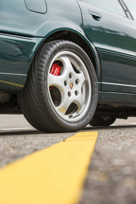 Audi Avant RS2 (1995) - für die breiten 245-er-Reifen mussten die Radträger überarbeitet werden