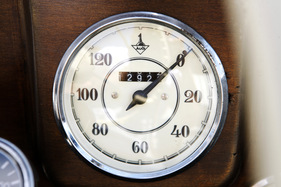 Audi Front (1936) - Bis 120 km/h zeigt der Geschwindigkeitsmesser (1936)
