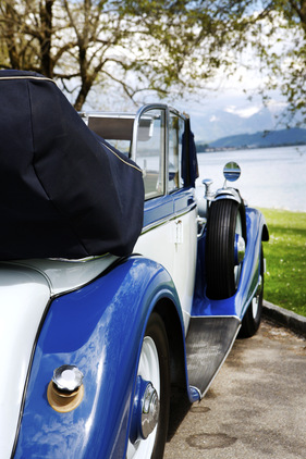 Audi Front (1936) - Geschwungene Kotflügel im Stil der Zeit (1936)