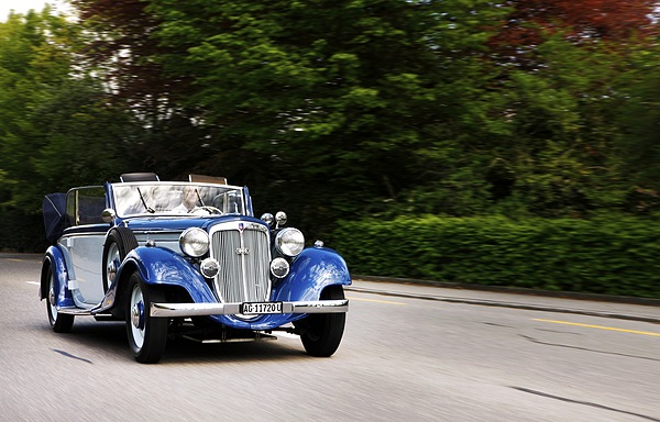 Audi Front (1936) - Hinter dem fast senkrecht stehenden Kühlergrill arbeitet ein Reihensechszylindermotor mit 55 PS