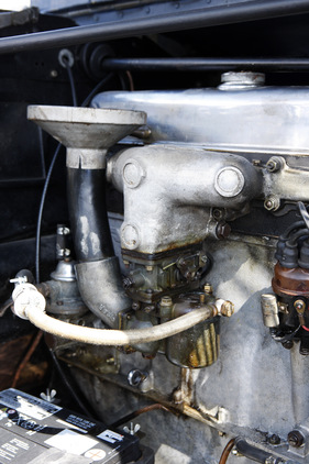 Audi Front (1936) - das Saugrohr