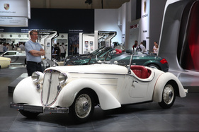 Audi Front 225 Roadster (1935) - originalgetreuer Nachbau des in zwei Exemplaren gefertigen Prototypen mit Reihen-Sechszylindermotors - Techno Classica 2015