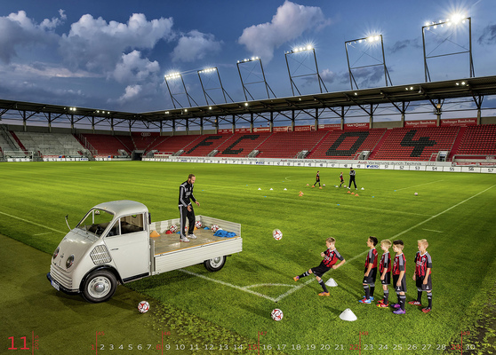 Bild: Audi-Kalender 2015 "Daily Drivers" - DKW Schnellaster unterstützt das Jugend-Training beim FC Ingolstadt