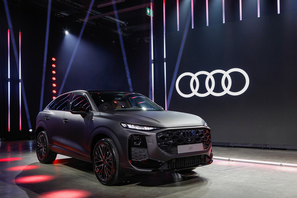 Audi Q3 Sportback (2025) - sehr beliebt in der Schweiz - auf der "Media Stage" der 38. Auto Zürich 2025