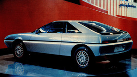 Audi Quartz - die Stylingstudie von Pininfarina von schräg hinten Audi Quartz - die Stylingstudie von Pininfarina von schräg hinten