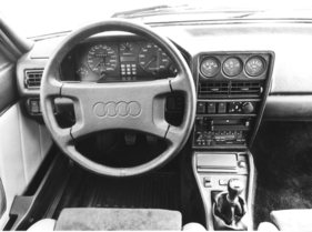 Audi Quattro Sport (1983) - das Interieur und die Oberflächen deuten schon auf den hochwertigeren Audi-Stil der kommenden Jahre hin