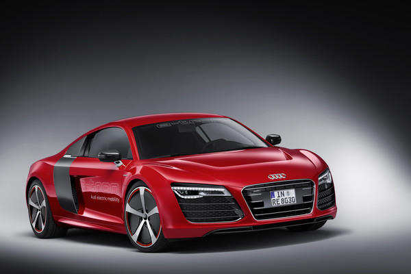 Audi R8 e-tron (2013) - noch mit nicht durchsichtiger Heckscheibe
