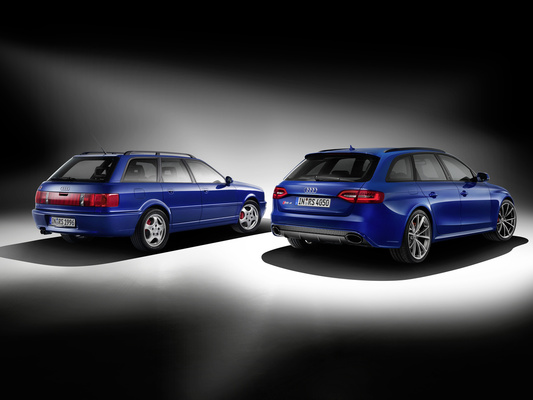 Audi RS 4 Avant Nogaro in Nogaro blue pearl effect - 40 years of Audi Sport GmbH