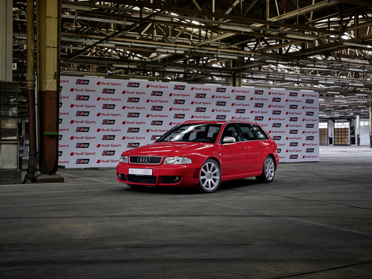 Audi RS 4 Avant (Type B5) in misano red - 40 years of Audi Sport GmbH